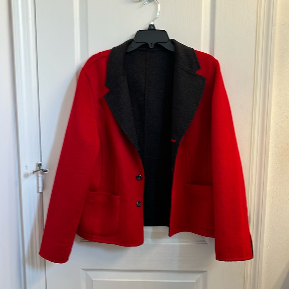 Reversable dress blazer/jacket. Very soft wool     Dark gray/red